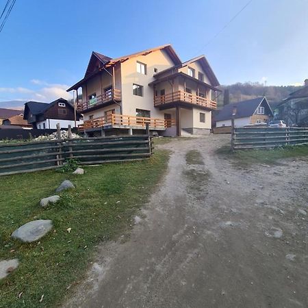 Casa Bujor De Munte Dragoslavele Hotel ภายนอก รูปภาพ