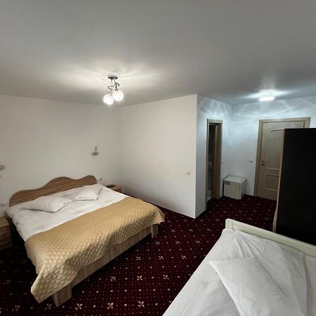 Casa Bujor De Munte Dragoslavele Hotel ภายนอก รูปภาพ