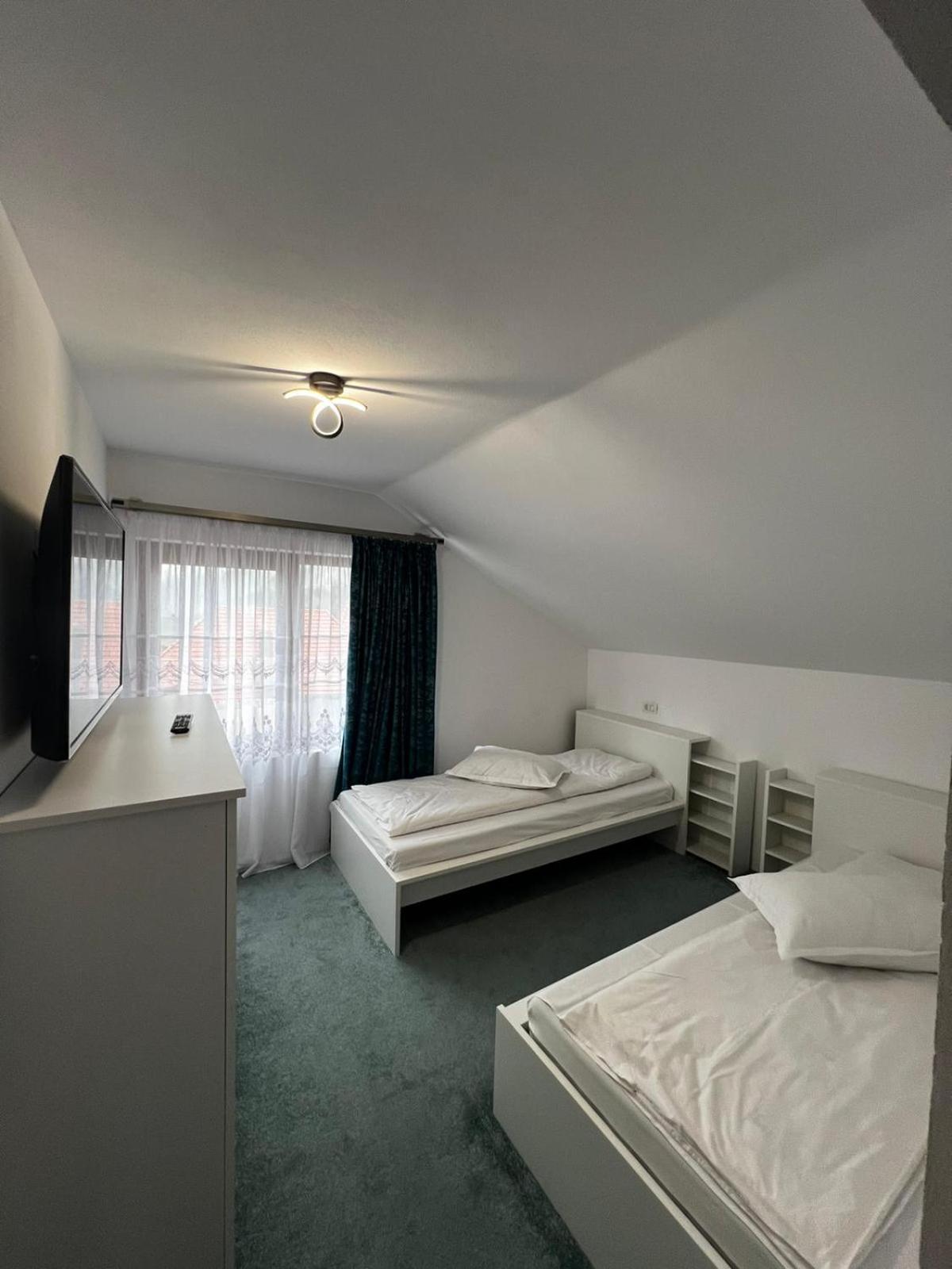 Casa Bujor De Munte Dragoslavele Hotel ภายนอก รูปภาพ