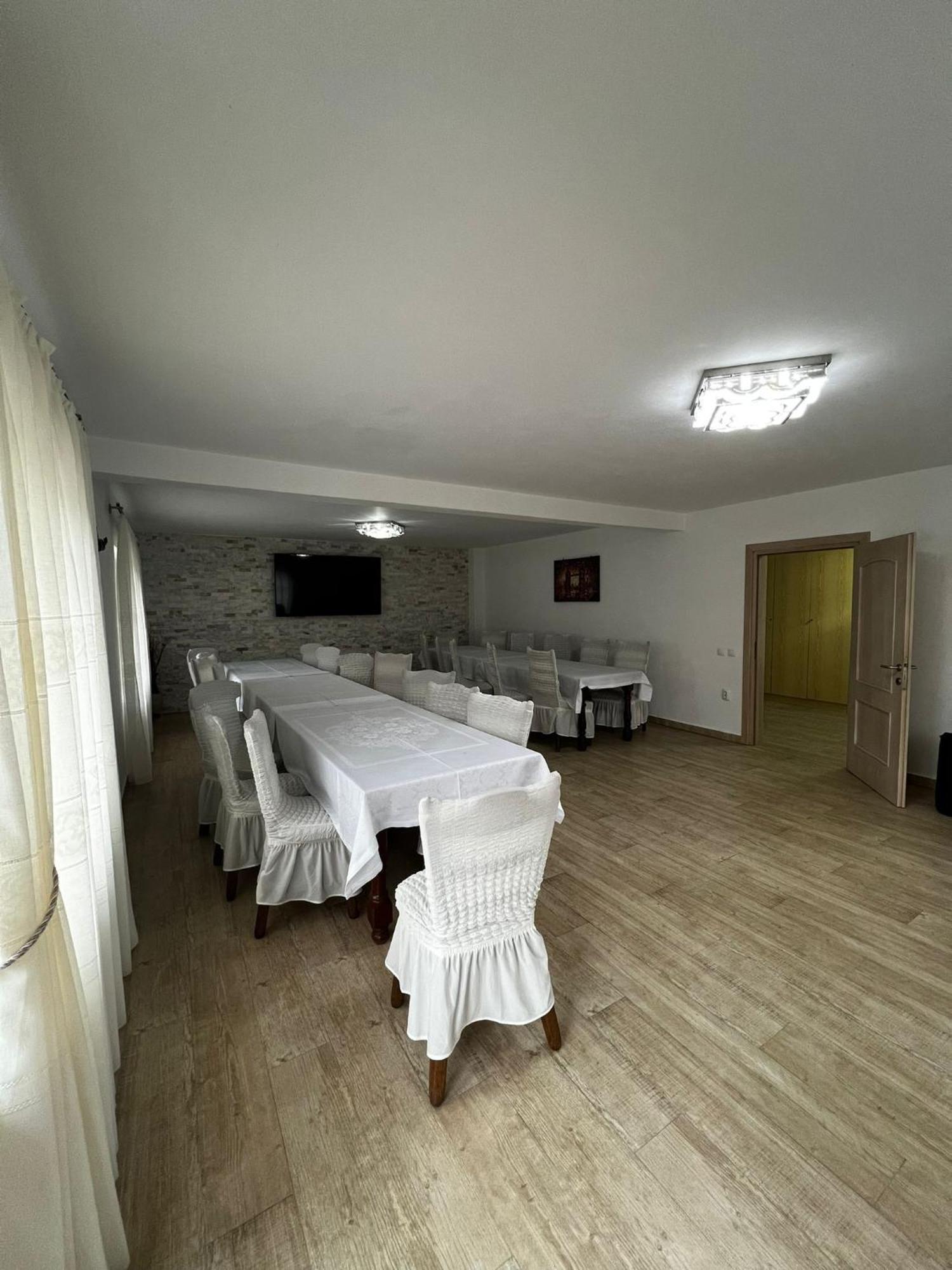 Casa Bujor De Munte Dragoslavele Hotel ภายนอก รูปภาพ