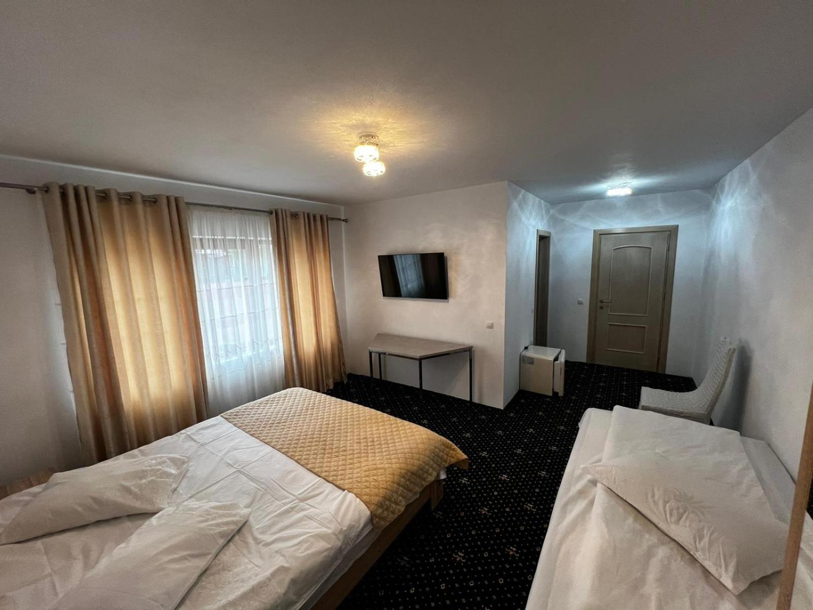Casa Bujor De Munte Dragoslavele Hotel ภายนอก รูปภาพ