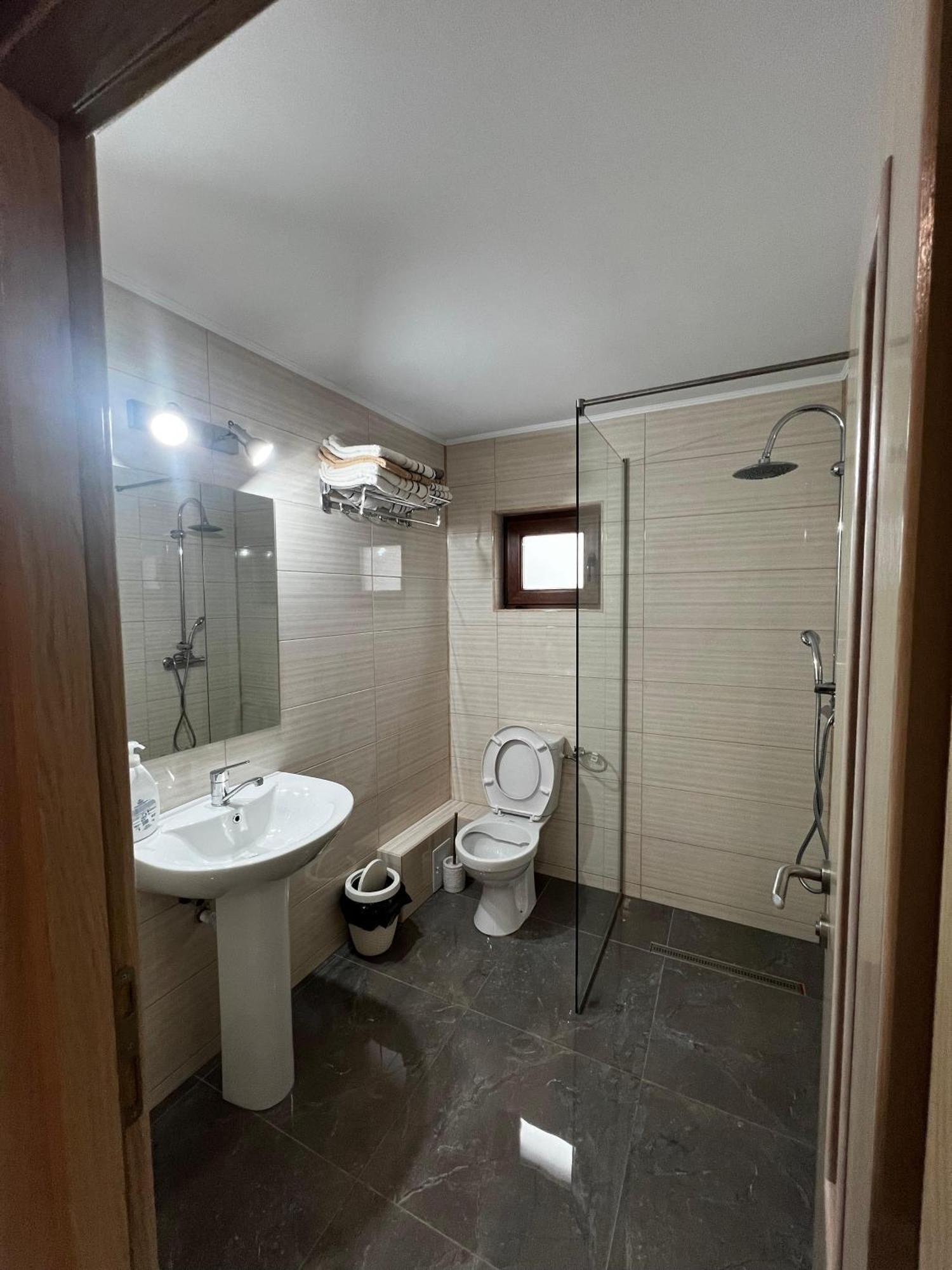 Casa Bujor De Munte Dragoslavele Hotel ภายนอก รูปภาพ