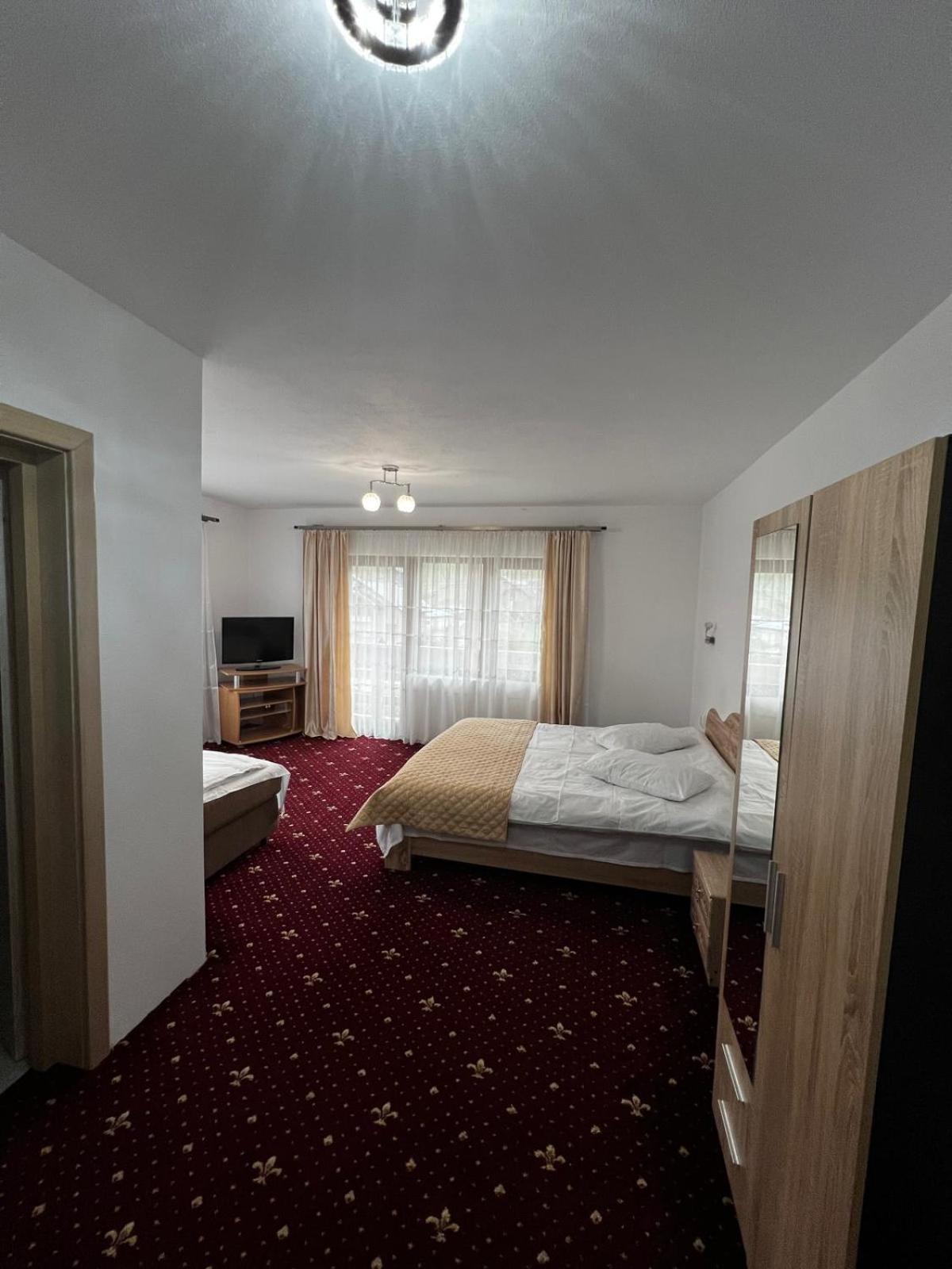 Casa Bujor De Munte Dragoslavele Hotel ภายนอก รูปภาพ