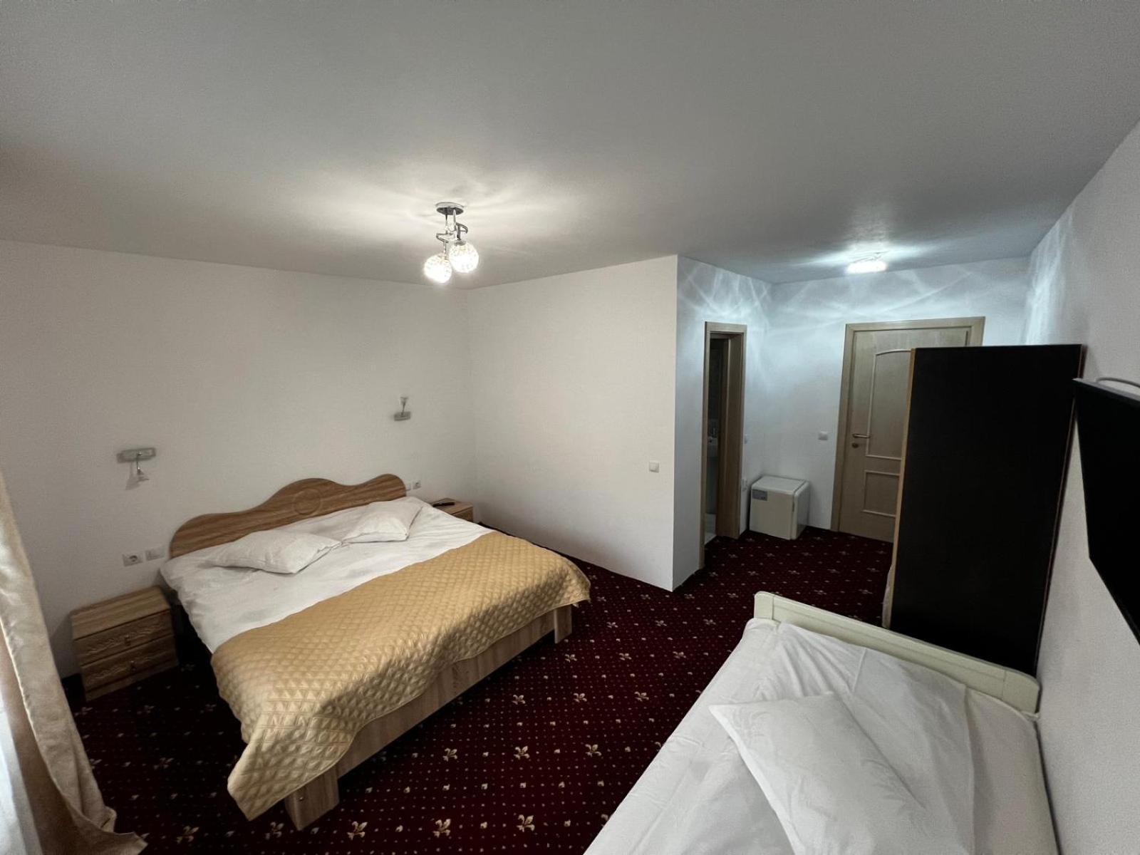 Casa Bujor De Munte Dragoslavele Hotel ภายนอก รูปภาพ